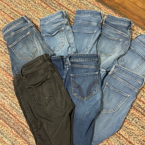 Hollister Jean Bundle - Picture 2 of 4